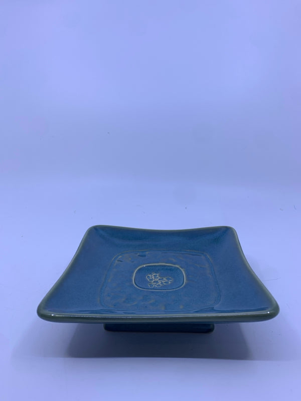 SQUARE BLUE CANDLE PLATE.