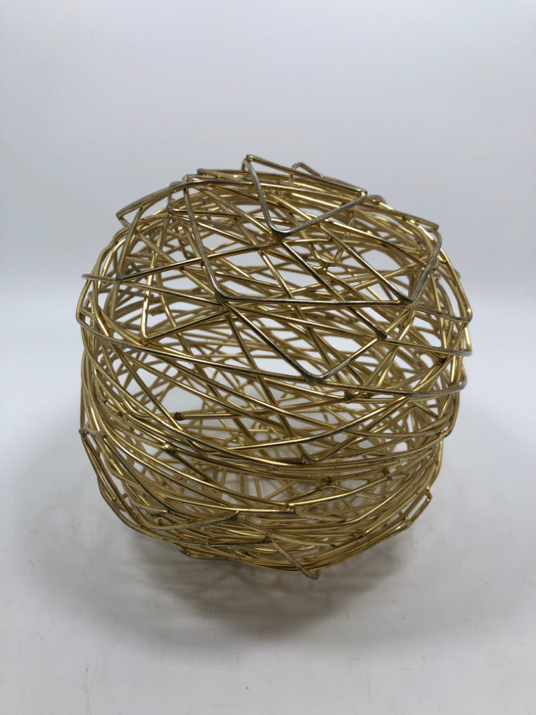 GOLD TWINE BALL.