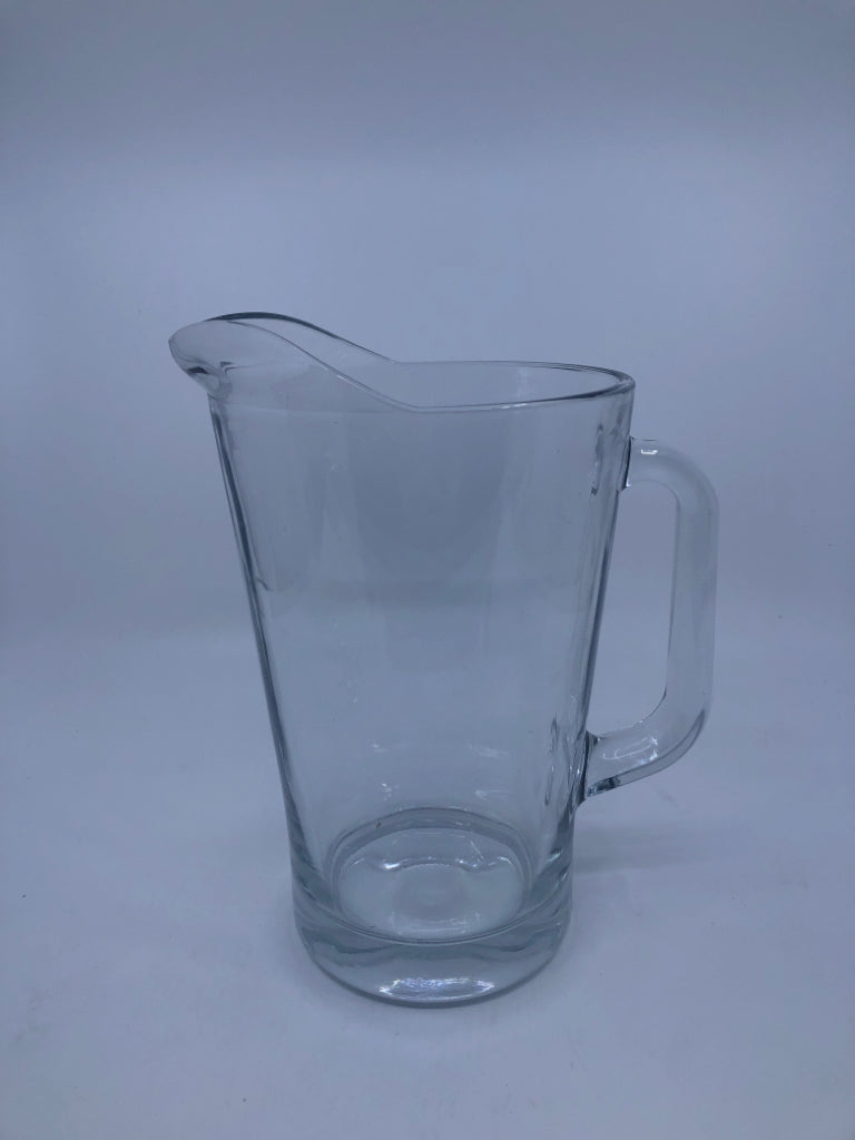 HEAVY GLASS PITCHER W/HANDLE.