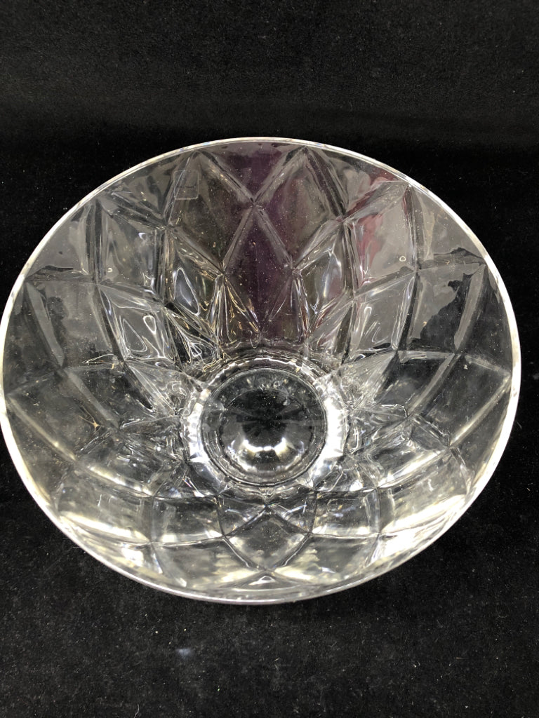 GLASS SERVING BOWL W/EMBOSSED DIAMOND SHAPES ALTER.