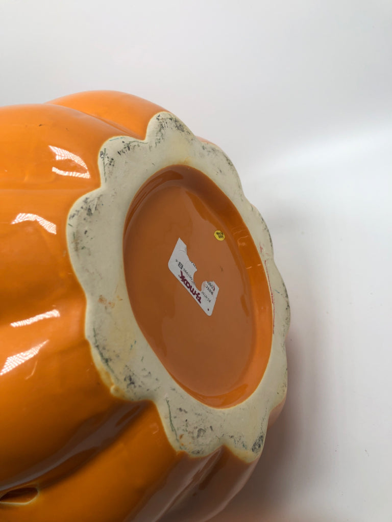 CERAMIC PUMPKIN TEA LIGHT CANDLE LANTERN.