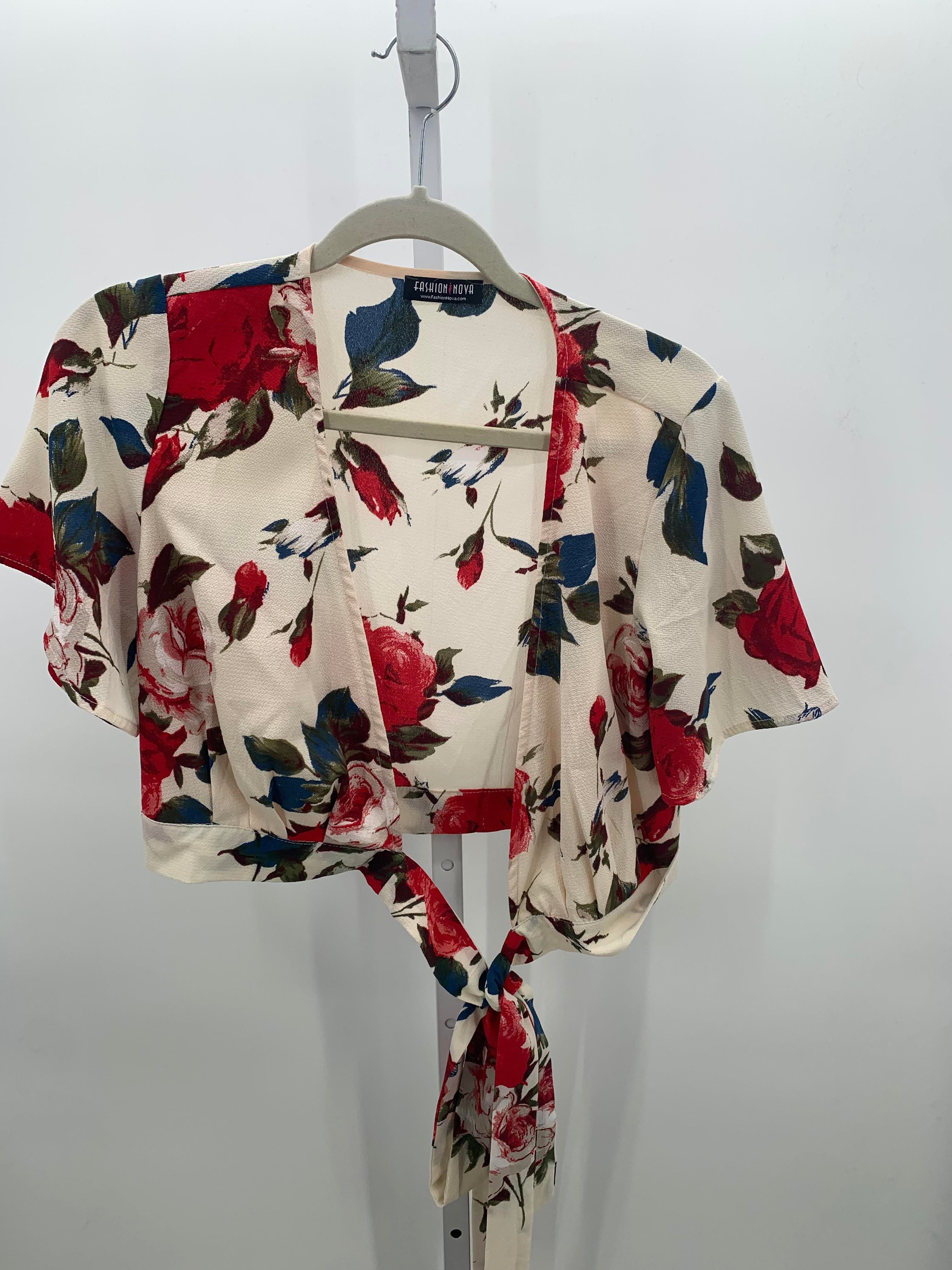 Size Medium Juniors Short Sleeve Shirt