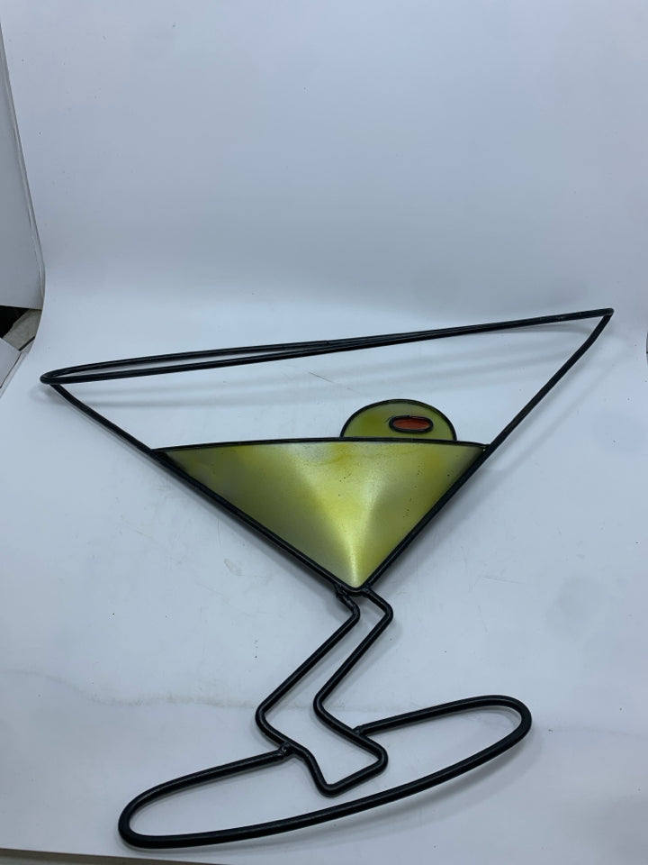 METAL MARTINI WALL-HANGING.
