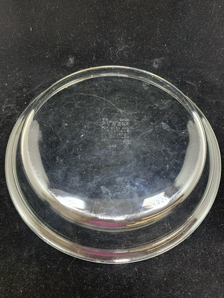 CLEAR ROUND PYREX BAKING DISH.