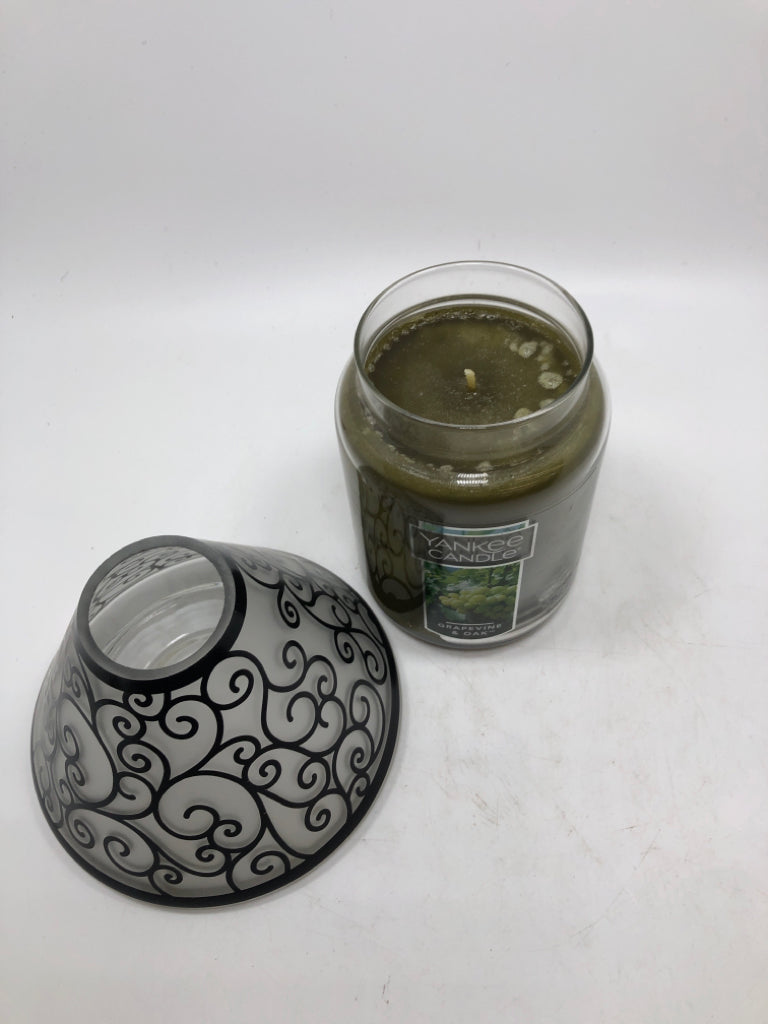 GRAPEVINE & OAK CANDLE W/GLASS SHADE.
