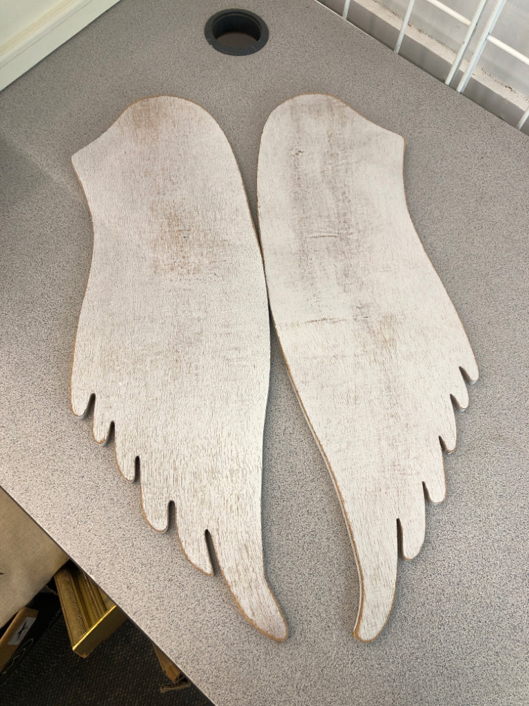 2PC DISTRESSED WINGS WALL HANGING.