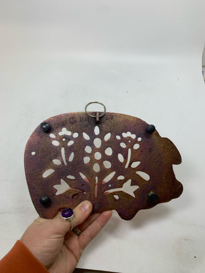 COPPER PIG TRIVET.