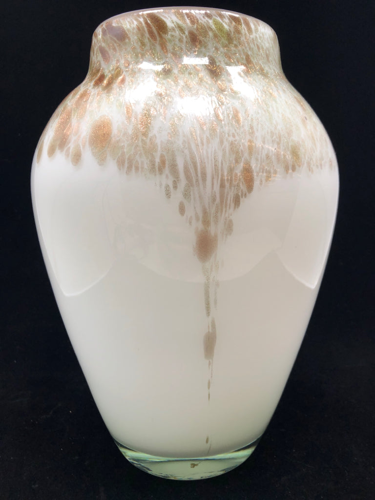 HEAVY CREAM COLOR VASE W/GOLD SPARKLE GLAZE.