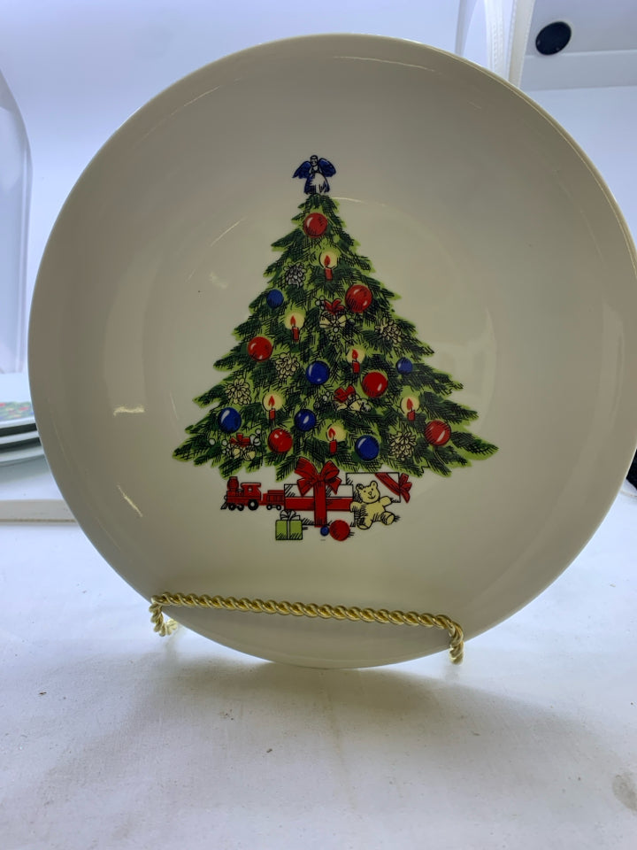 16 PC CHRISTMAS TREE WHITE DINNER SET.