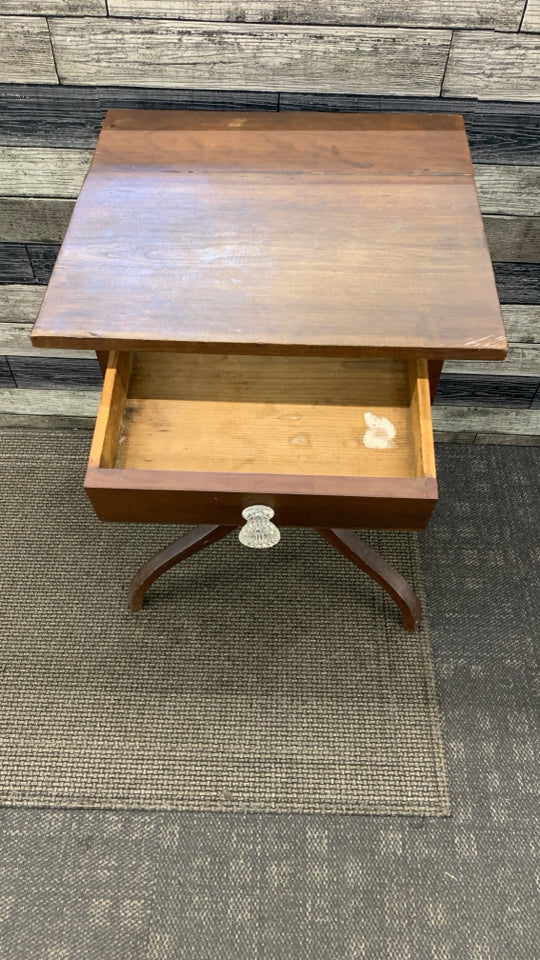 VTG SIDE TABLE WITH DRAWER.