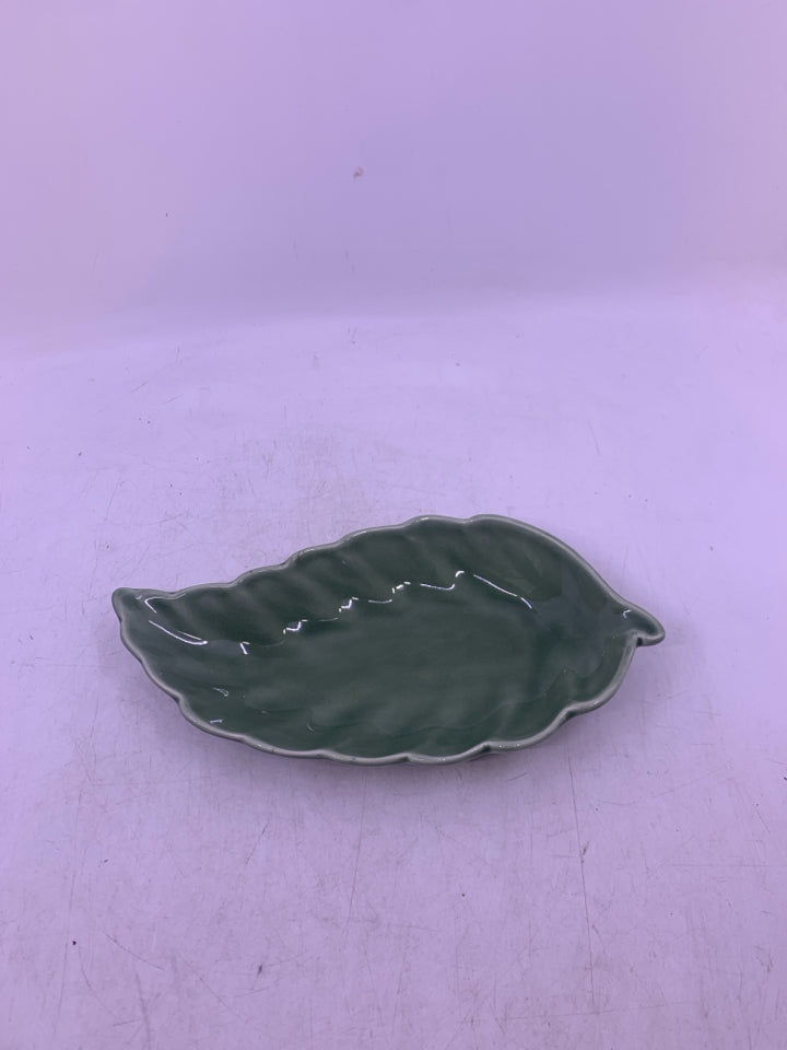 GREEN LEAF SHAPED CATCH ALL.