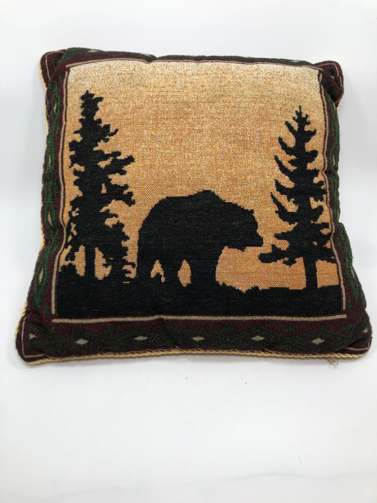 MOOSE SILHOUETTE TAPESTRY PILLOW.