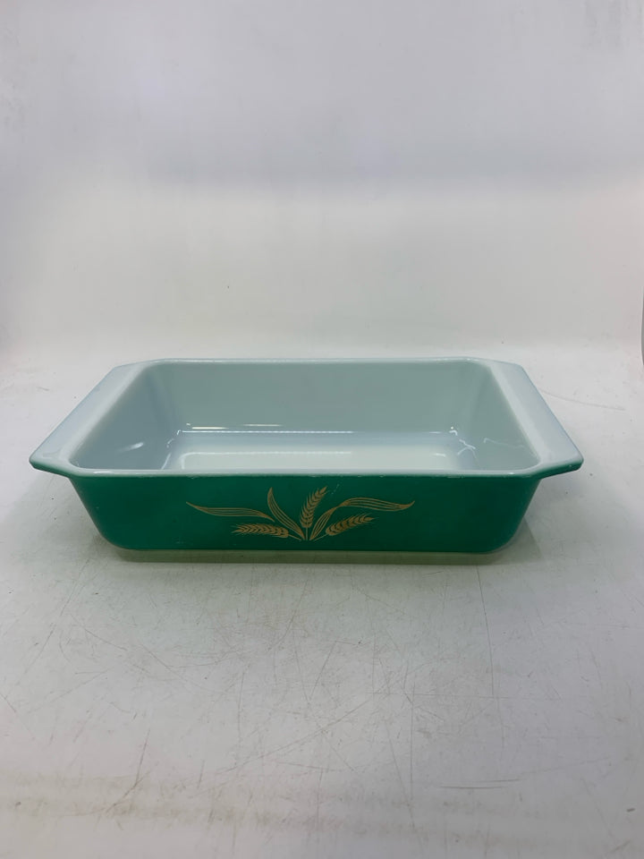 VTG GREEN WHEAT CASSEROLE DISH SPACE SAVER.