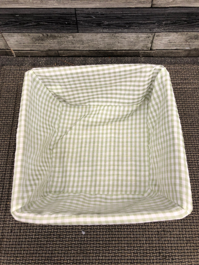 WICKER BASKET W/GREEN PLAID LINER.