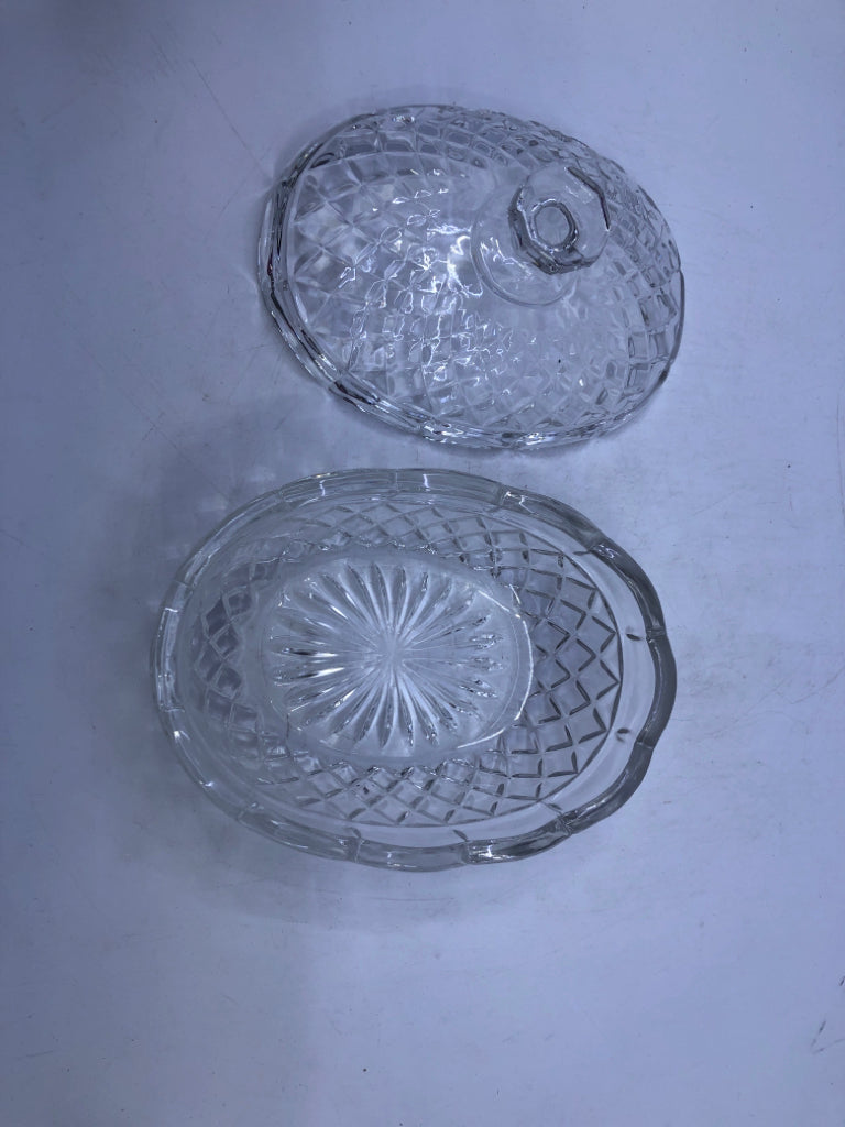 OVAL HEAVY GLASS W/ LID SCOLLOPED EDGE BOWL.