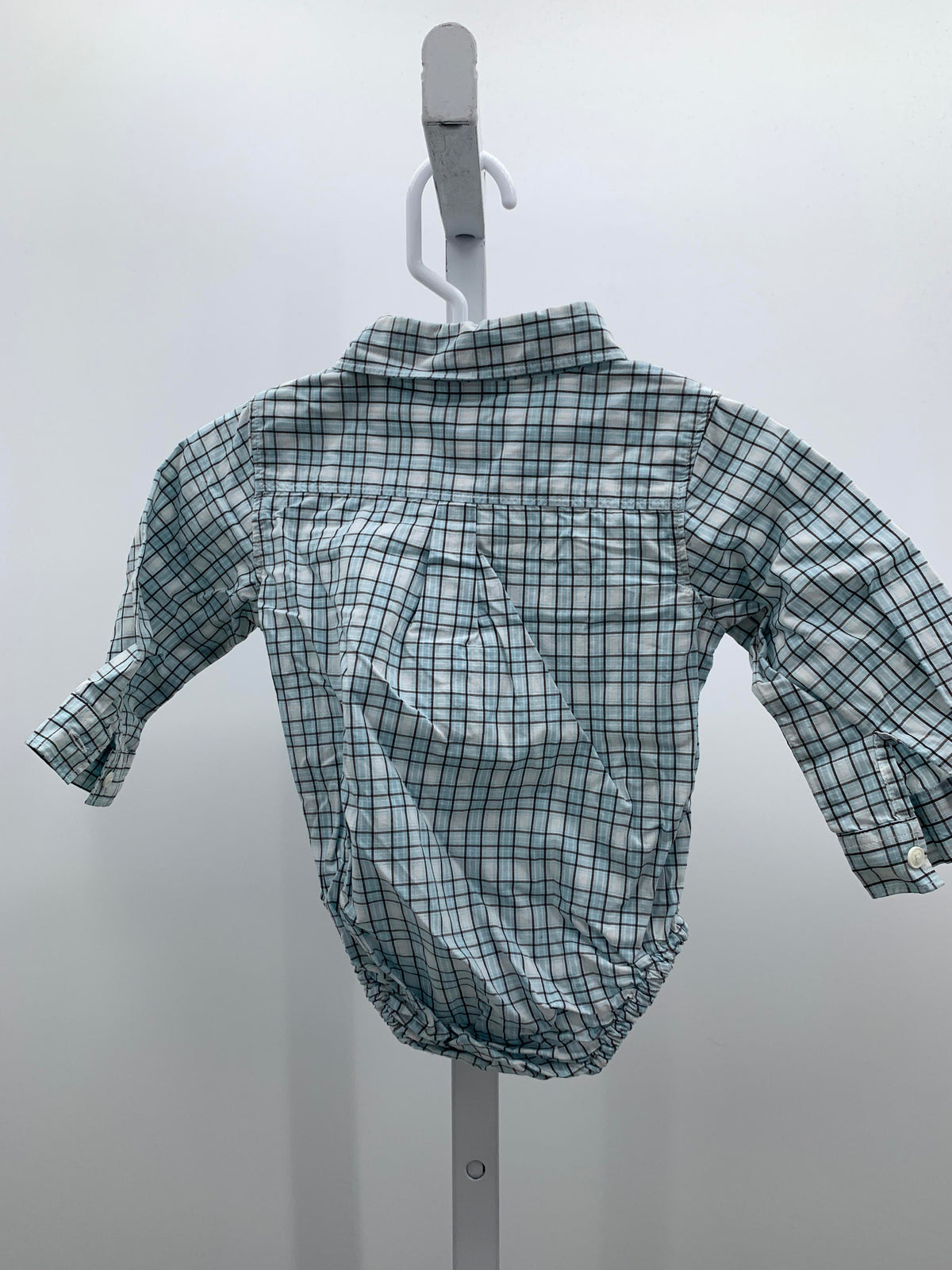 WHITE/ BLUE BUTTON DOWN