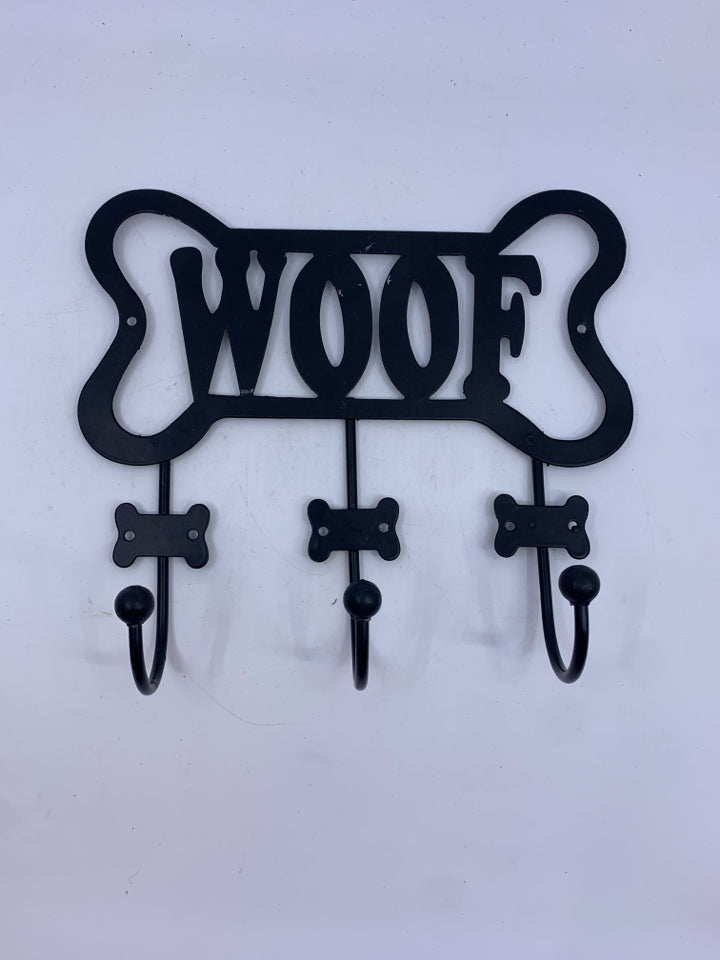 BLACK METAL WOOF HOOK.