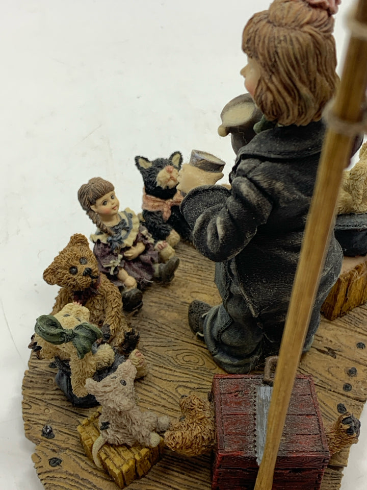 YESTERDAYS CHILD "MAGIC SHOW AT 4" FIGURINE.