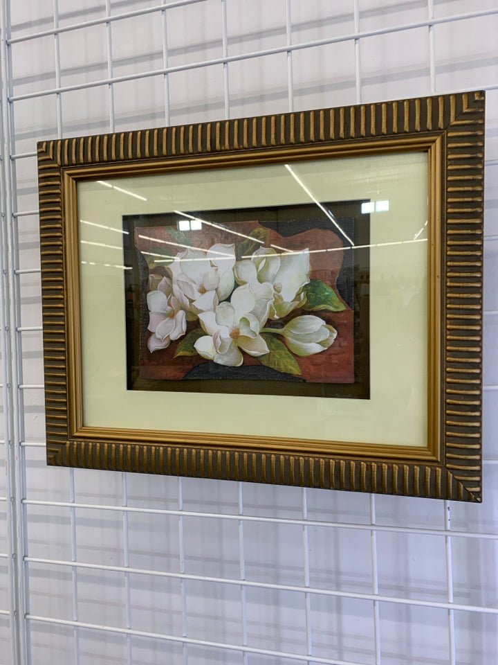 WHITE FLOWER PRINT IN SHADOWBOX GOLD FRAME.