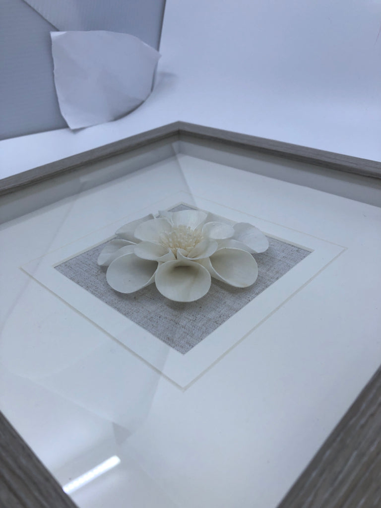 CREAM FLOWER SHADOW BOX W WHITE FRAME.