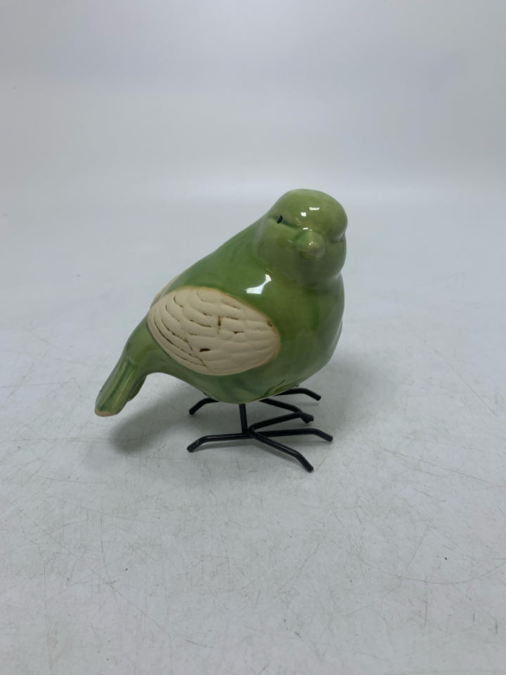 CERAMIC CHICKADEE W/ METAL LEGS.