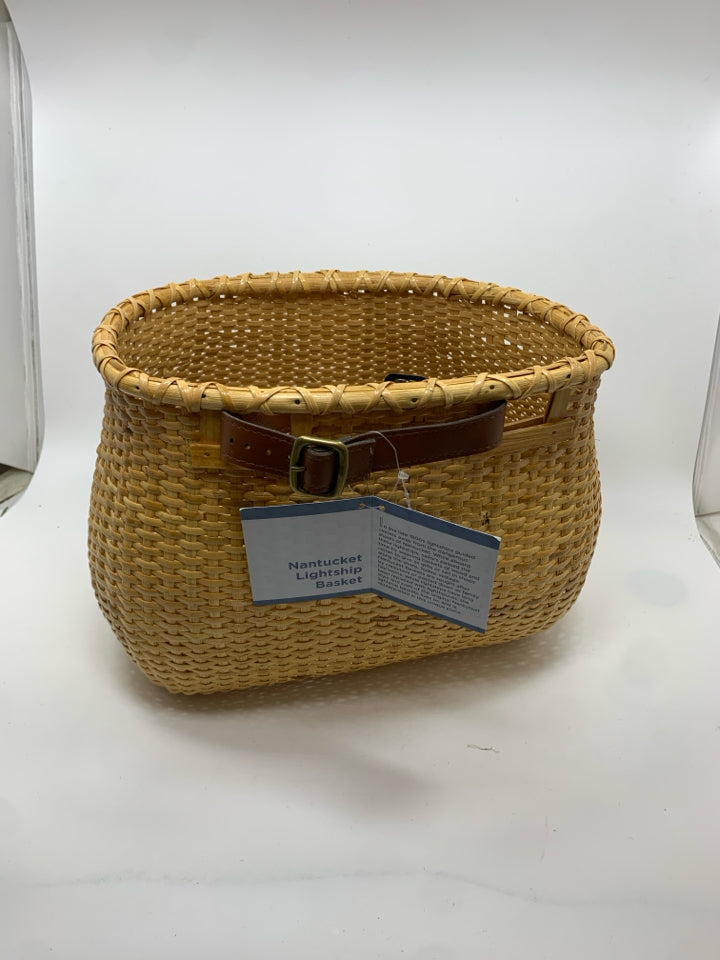 WICKER BIKE BASKET.
