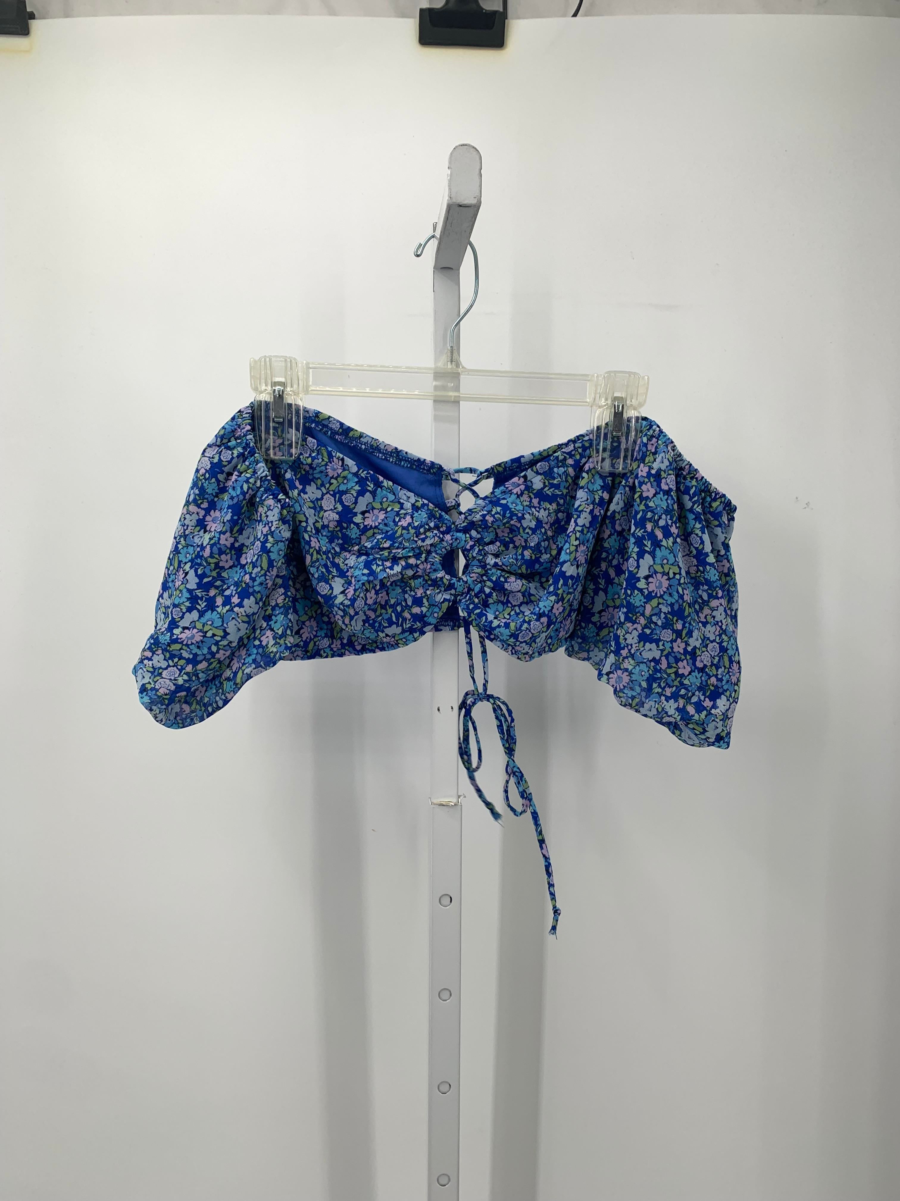 Wild Fable Size Medium Juniors Short Sleeve Shirt