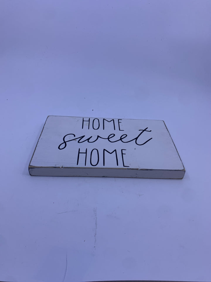 HOME SWEET HOME SIGN.