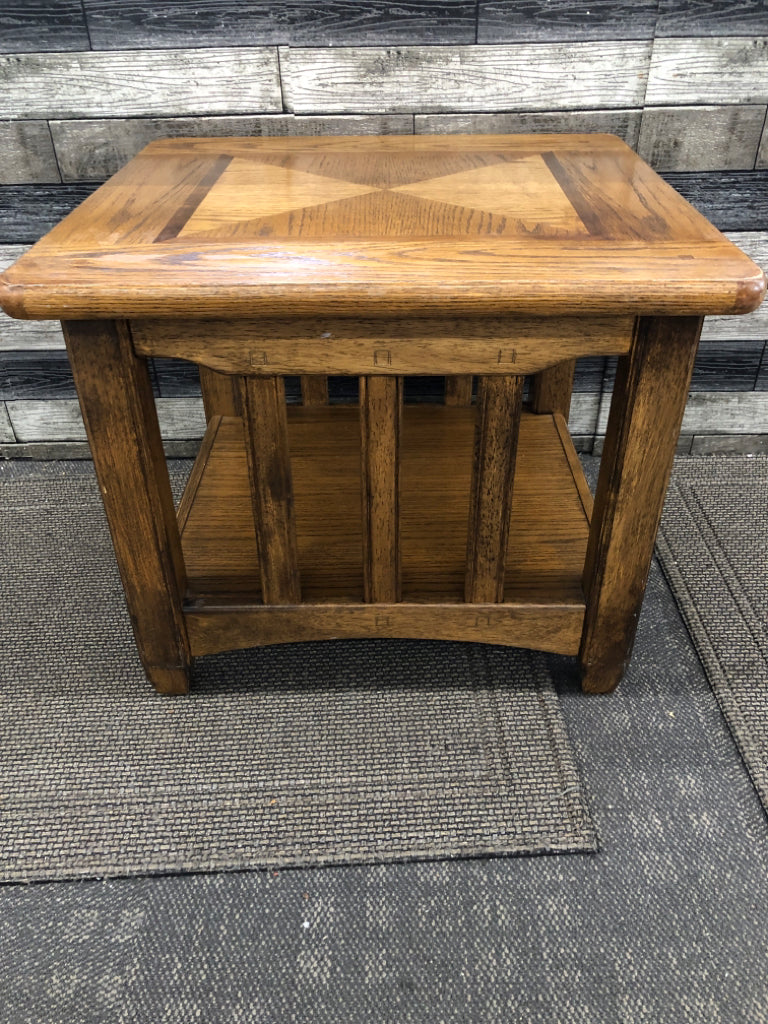 SQUARE INLAY WOOD  SIDE TABLE W/SHELF.