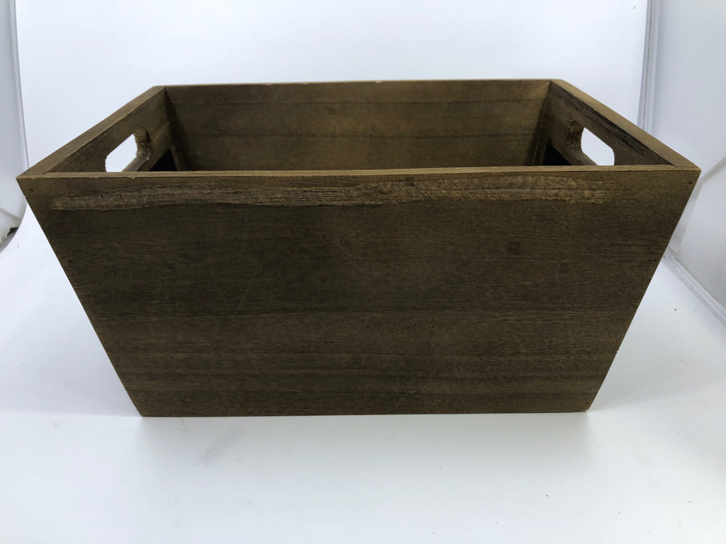 WOOD BASKET W CHALK BOARD LABEL AND HANDLES.