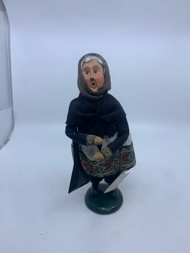 2001 BYERS CHOICE BABOUSHKA WOMAN.