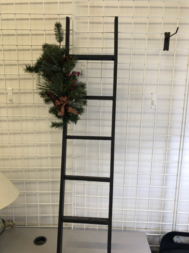 BLACK DECORATIVE LADDER W FAUX GARLAND.