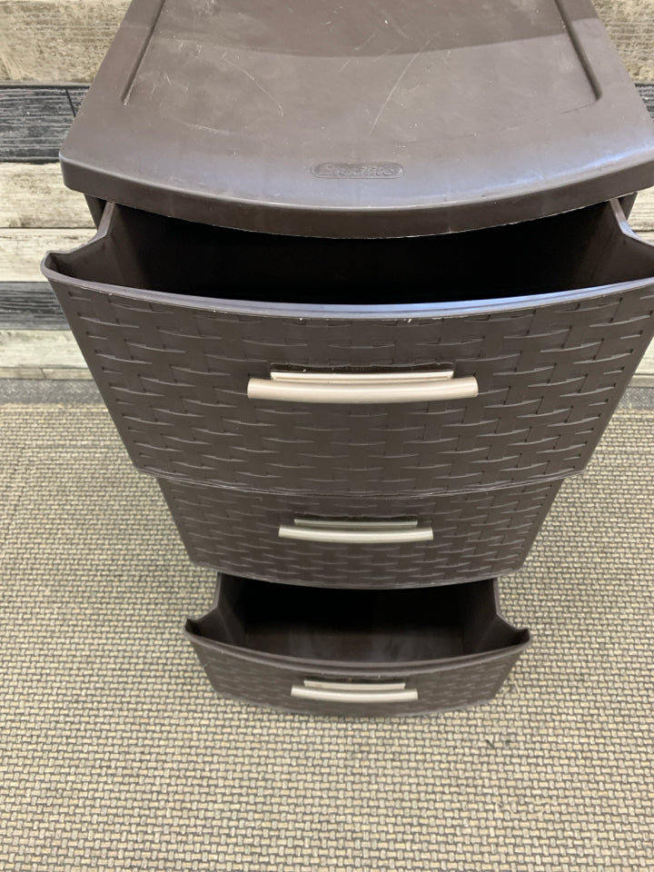 3-DRAWER BROWN STERILITE DRESSER.