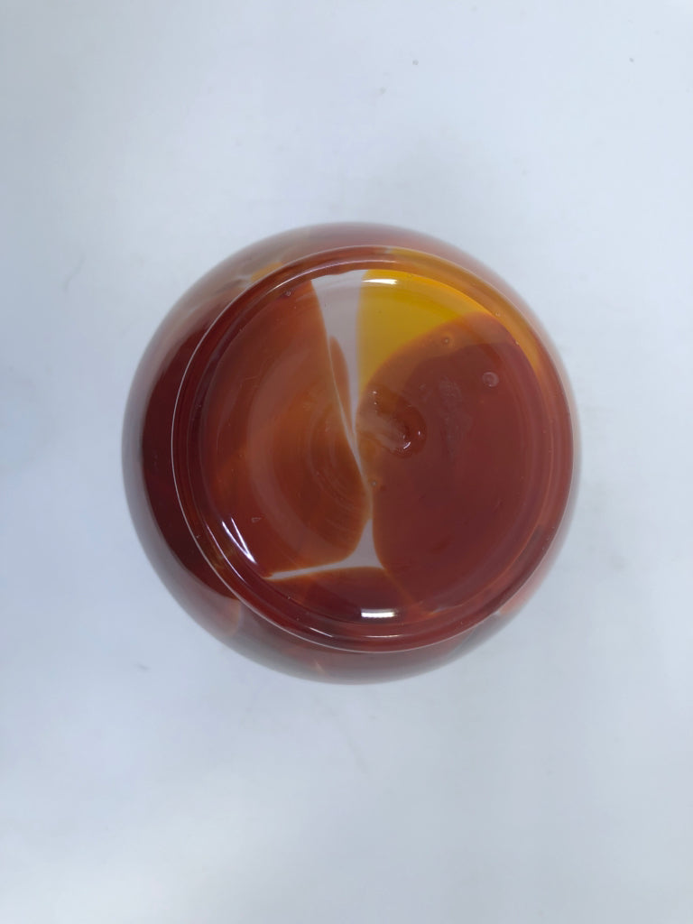 RED/ORANGE MARBLE GLASS VASE.