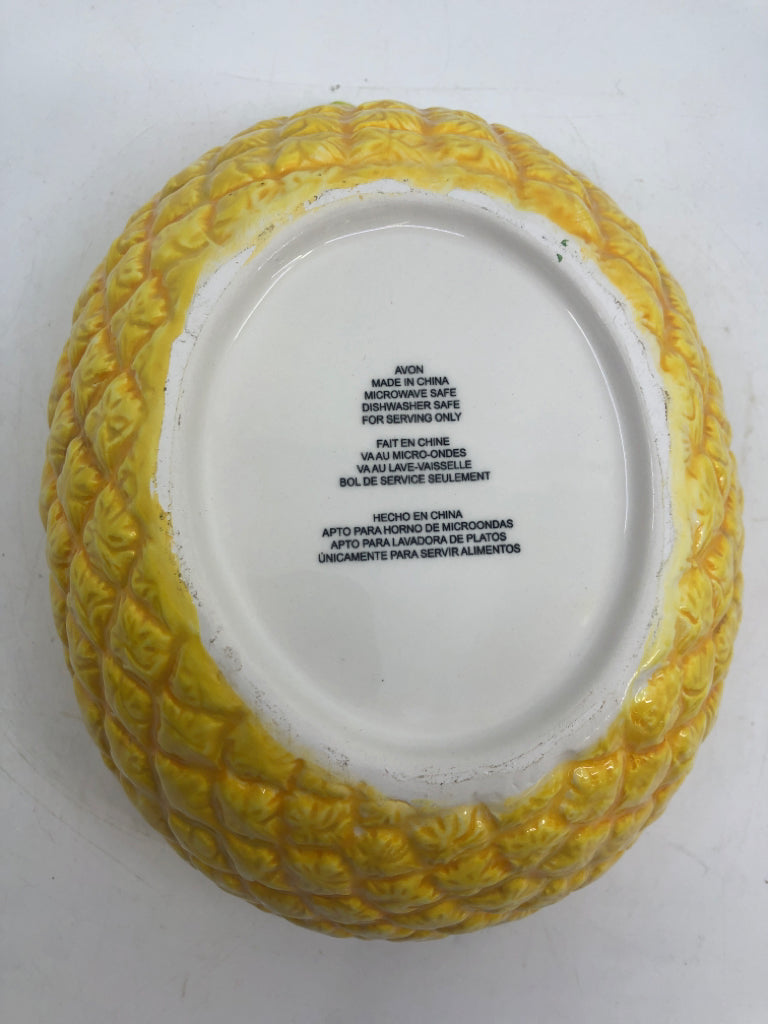 CERAMIC TEXTURED PINEAPPLE SHAPED BOWL.