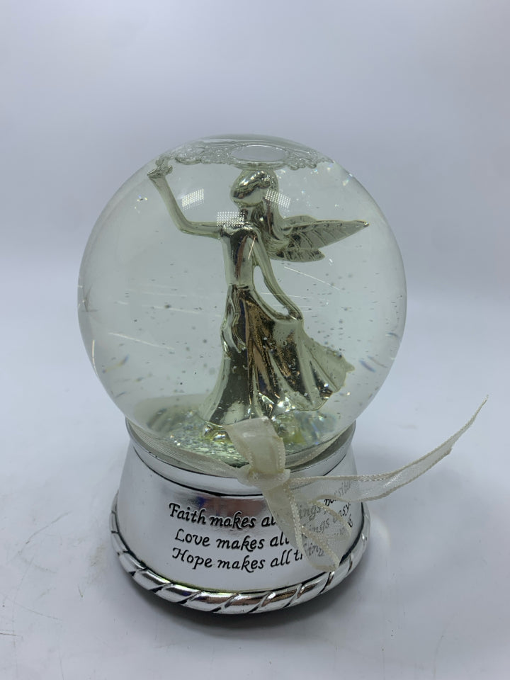 ANGEL MUSICAL SNOW GLOBE.