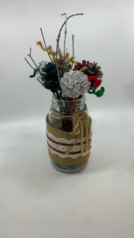 CLEAR JAR HOLIDAY CENTERPIECE RED GLITTER.