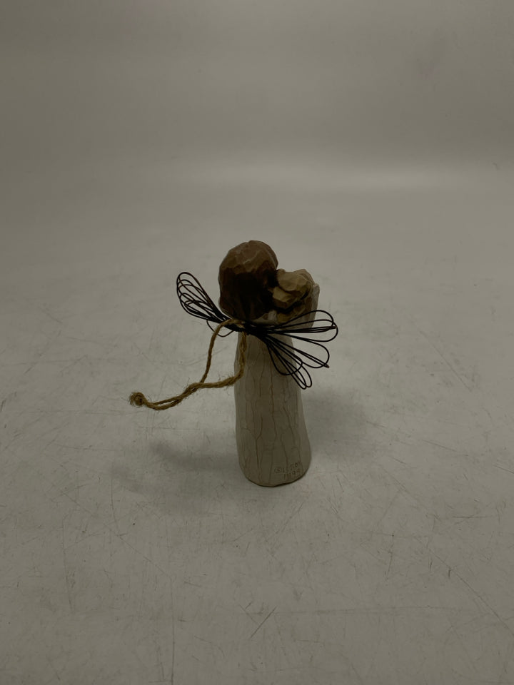 MINI ANGEL OF FRIENDSHIP ORNAMENT.
