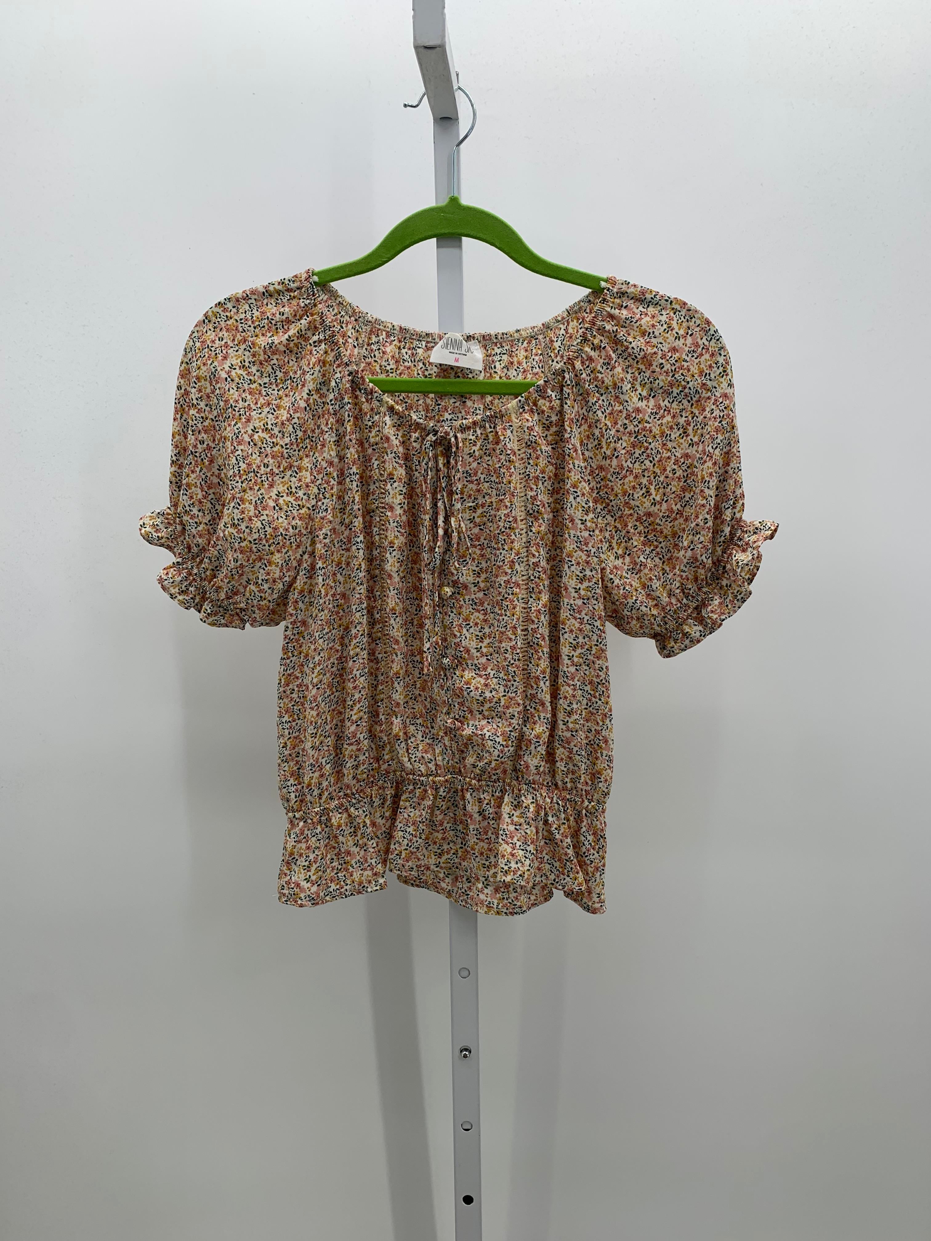 Size Medium Juniors Short Sleeve Shirt