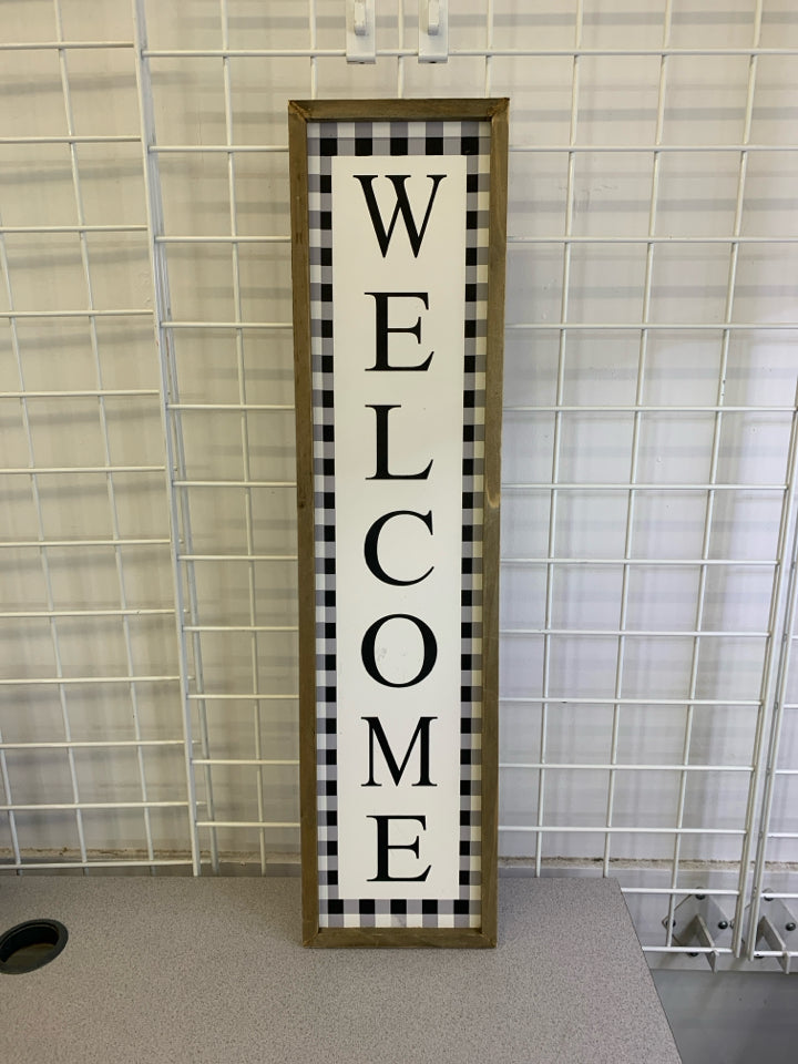 WELCOME CHECKERED WALL HANGING.