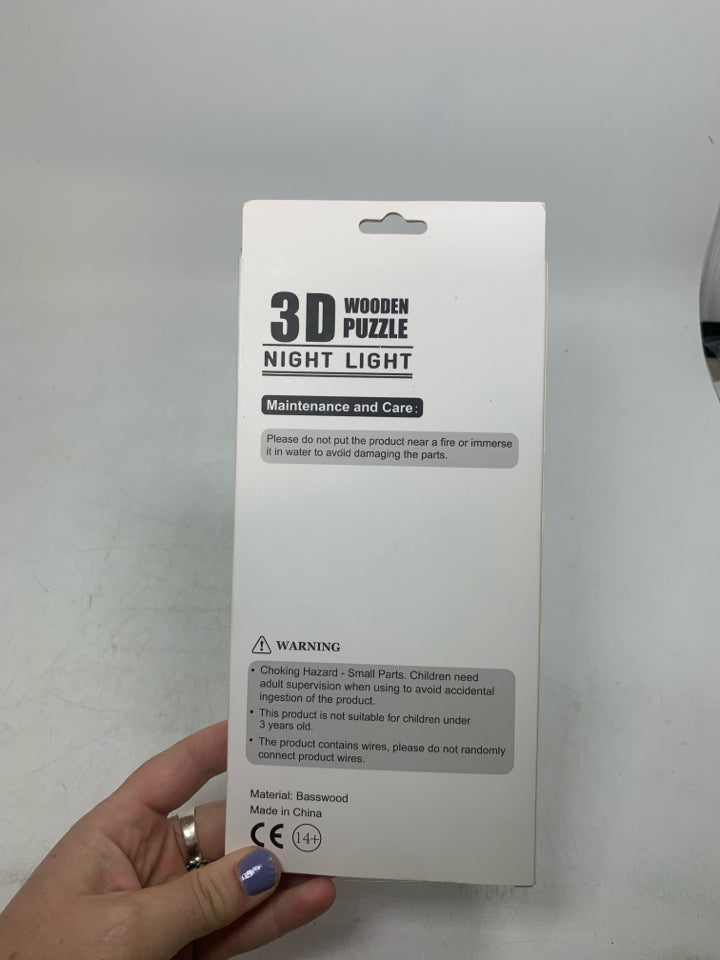 NIB 3D WOODEN PUZZLE NIGHT LIGHT.