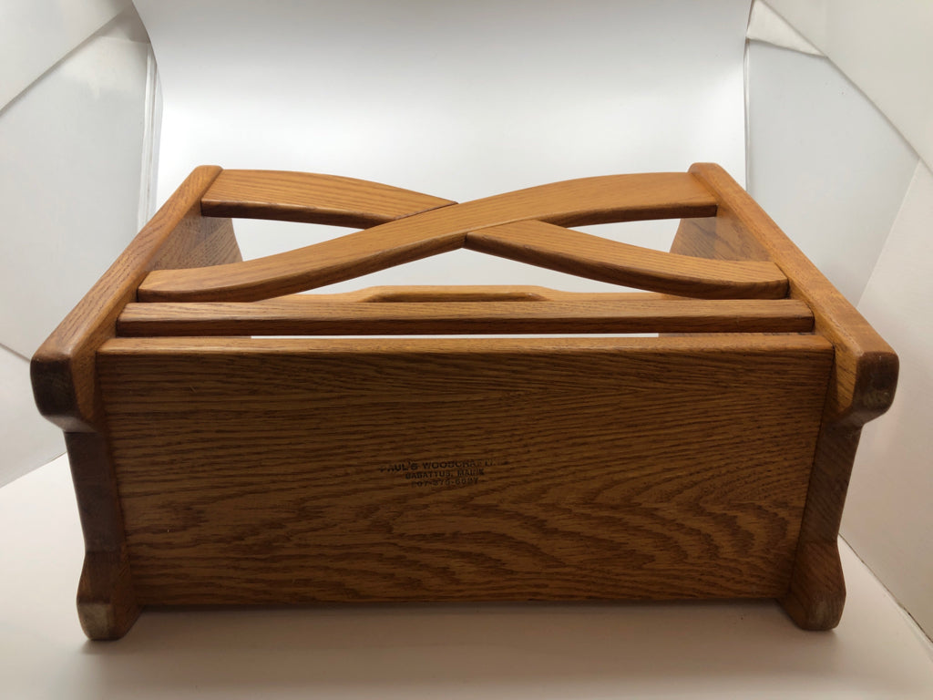 2-SECTION WOODEN MAGAZINE HOLDER.