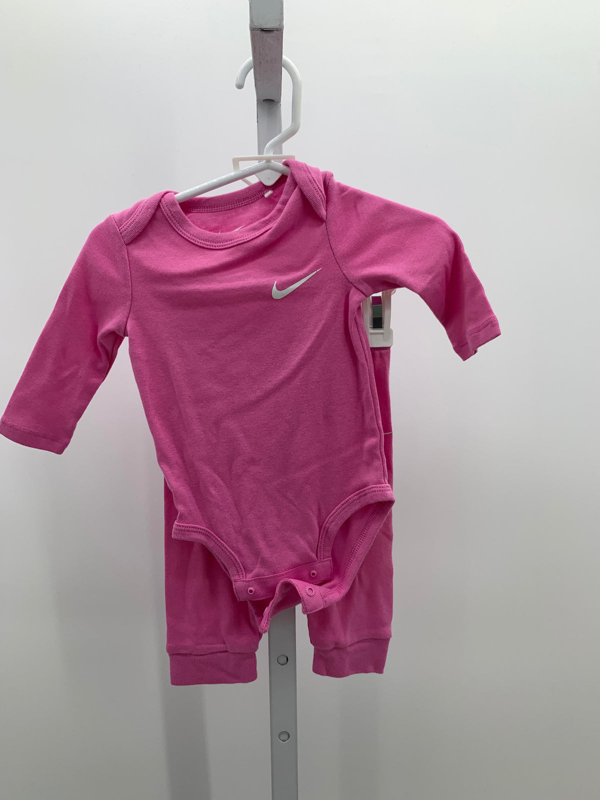 Nike Size 6 Months Girls 2 Pieces