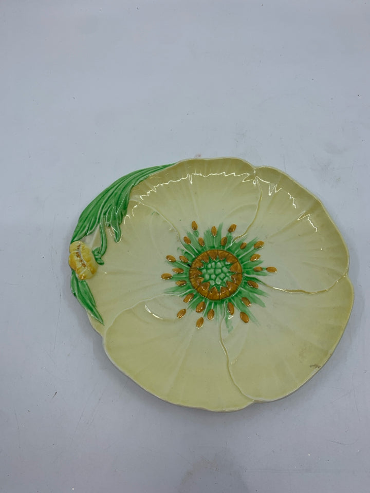 VTG YELLOW FLOWER DISH.