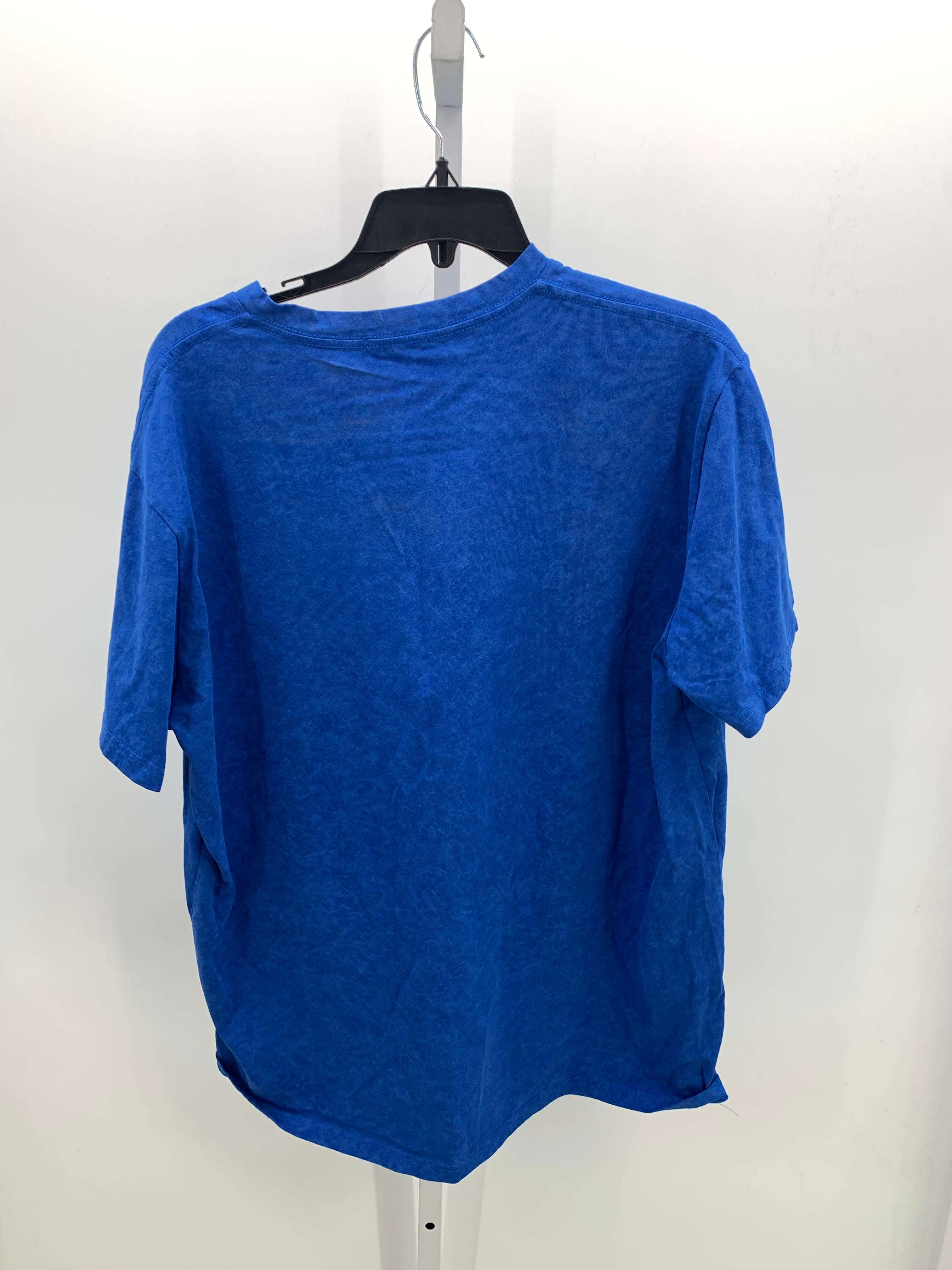 VNECK KNIT TEE.