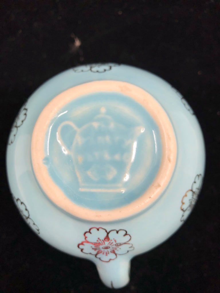 SMALL BLUE FLORAL CREAMER.