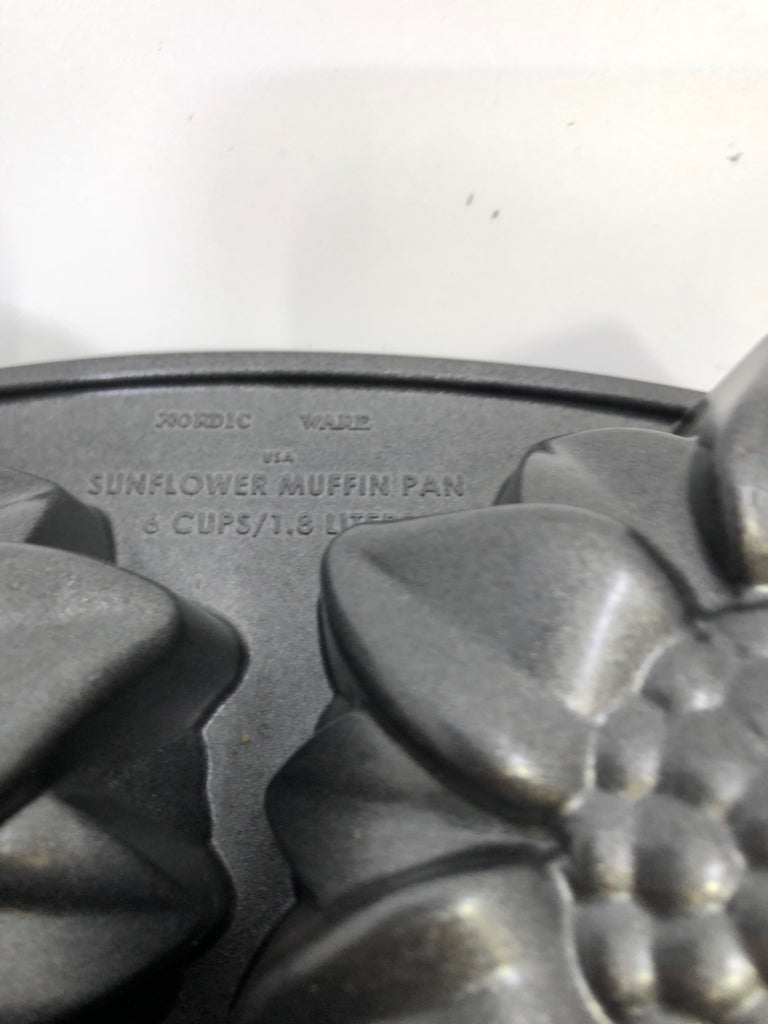 NEW SUNFLOWER MINI BUNDT PAN.