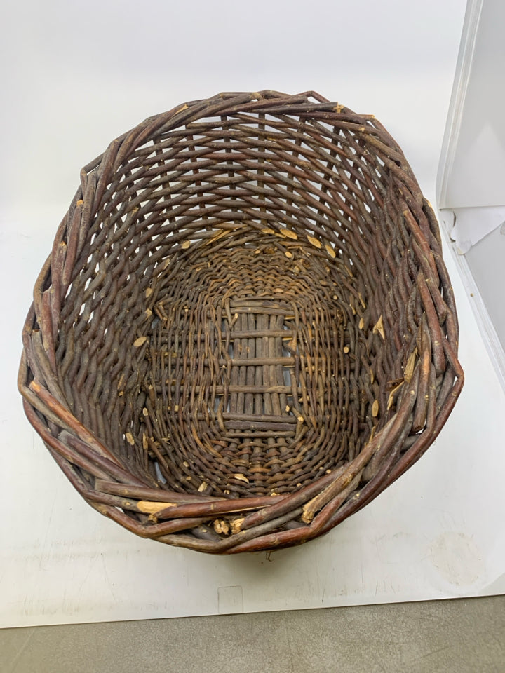 OVAL STICK BASKET.