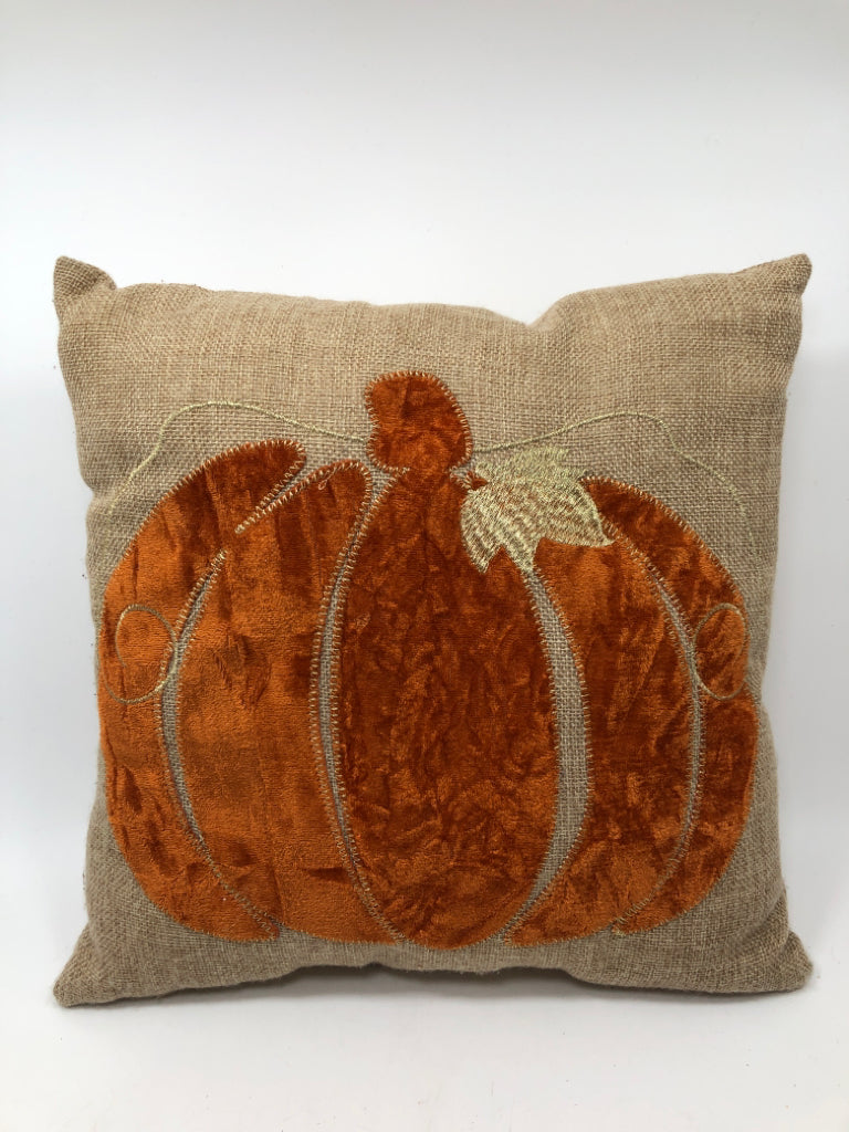FUZZY PUMPKIN ON BURLAP THROW PILLOW.