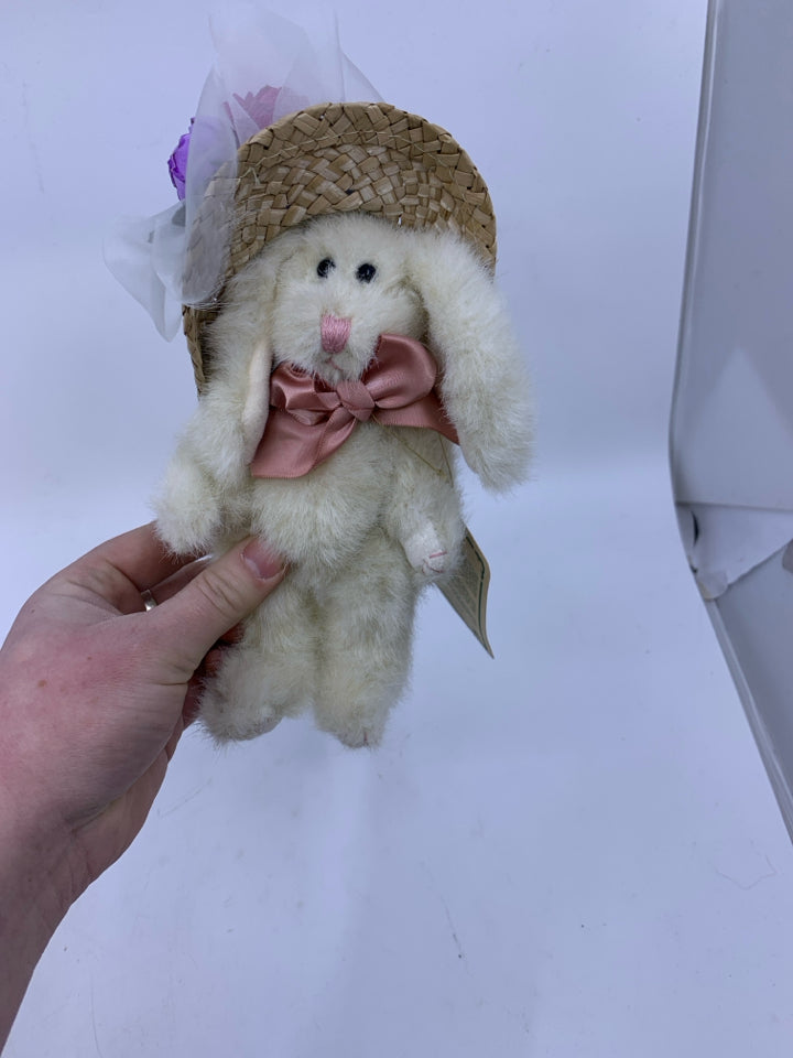 SMALL WHITE BUNNY W/ STRAW HAT BOYDS BEAR.